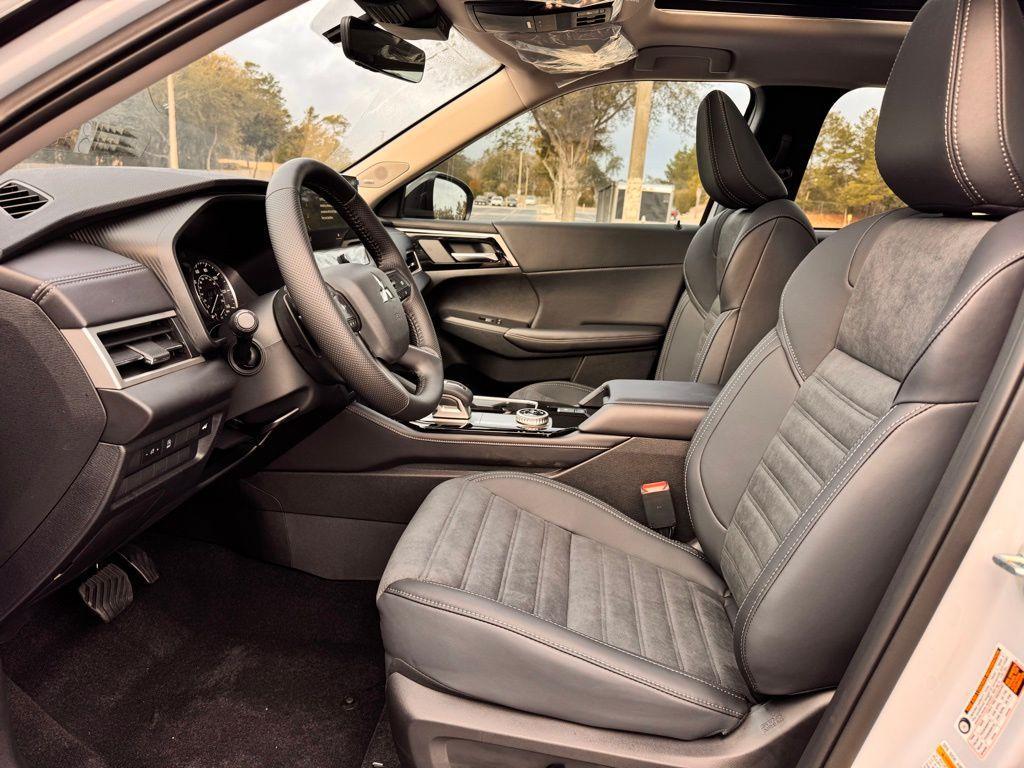 new 2026 Mitsubishi Outlander car, priced at $37,352
