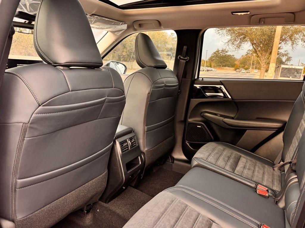 new 2026 Mitsubishi Outlander car, priced at $37,352