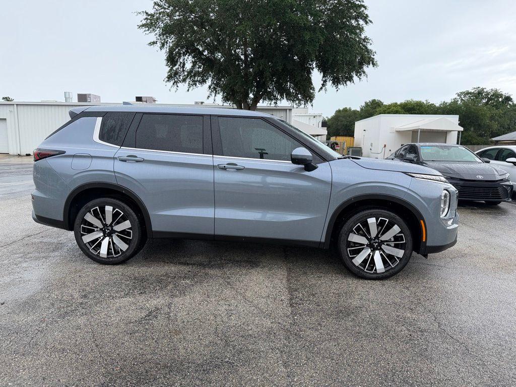 new 2026 Mitsubishi Outlander car, priced at $39,821