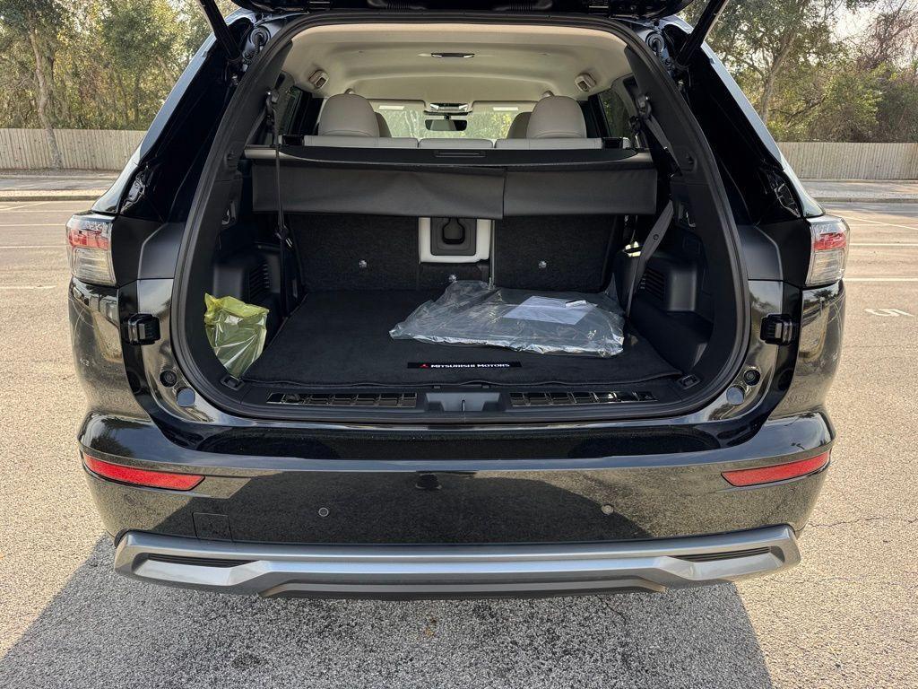 new 2026 Mitsubishi Outlander car, priced at $33,739