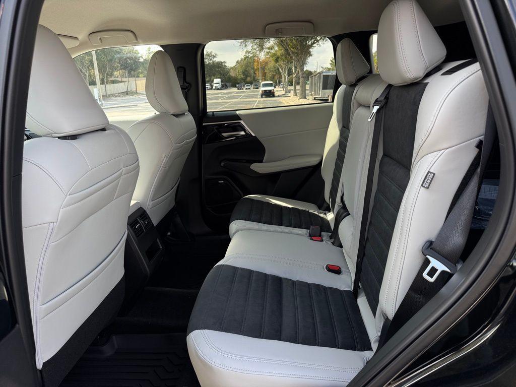 new 2026 Mitsubishi Outlander car, priced at $33,739