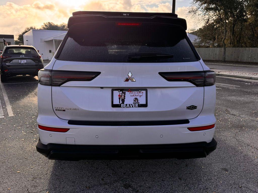 new 2026 Mitsubishi Outlander car, priced at $37,352