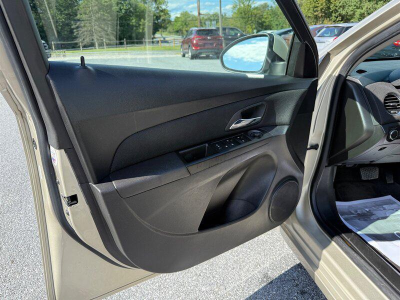 used 2016 Chevrolet Cruze Limited car, priced at $7,997