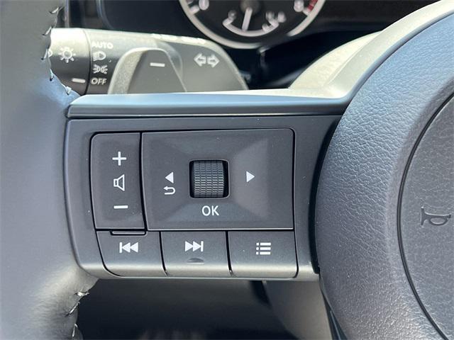 new 2025 Nissan Pathfinder car, priced at $38,275