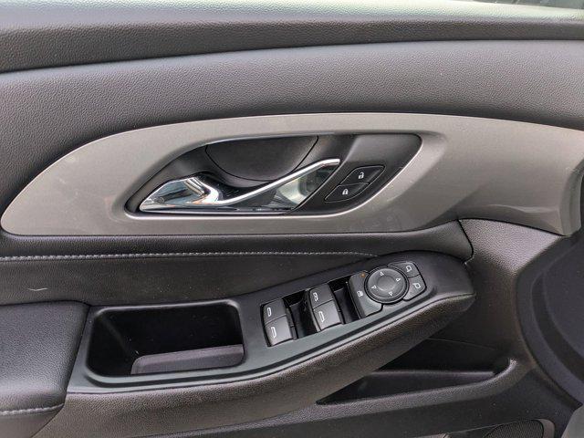 used 2023 Chevrolet Traverse car, priced at $30,991