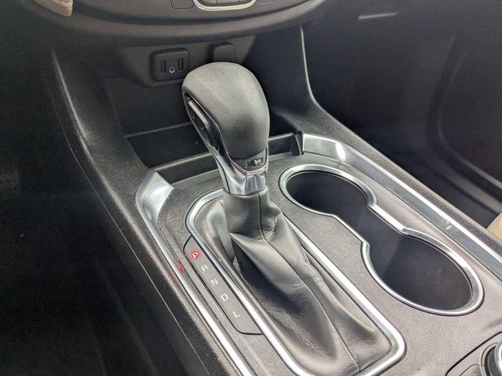 used 2022 Chevrolet Traverse car, priced at $24,789
