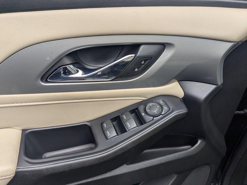 used 2022 Chevrolet Traverse car, priced at $24,789