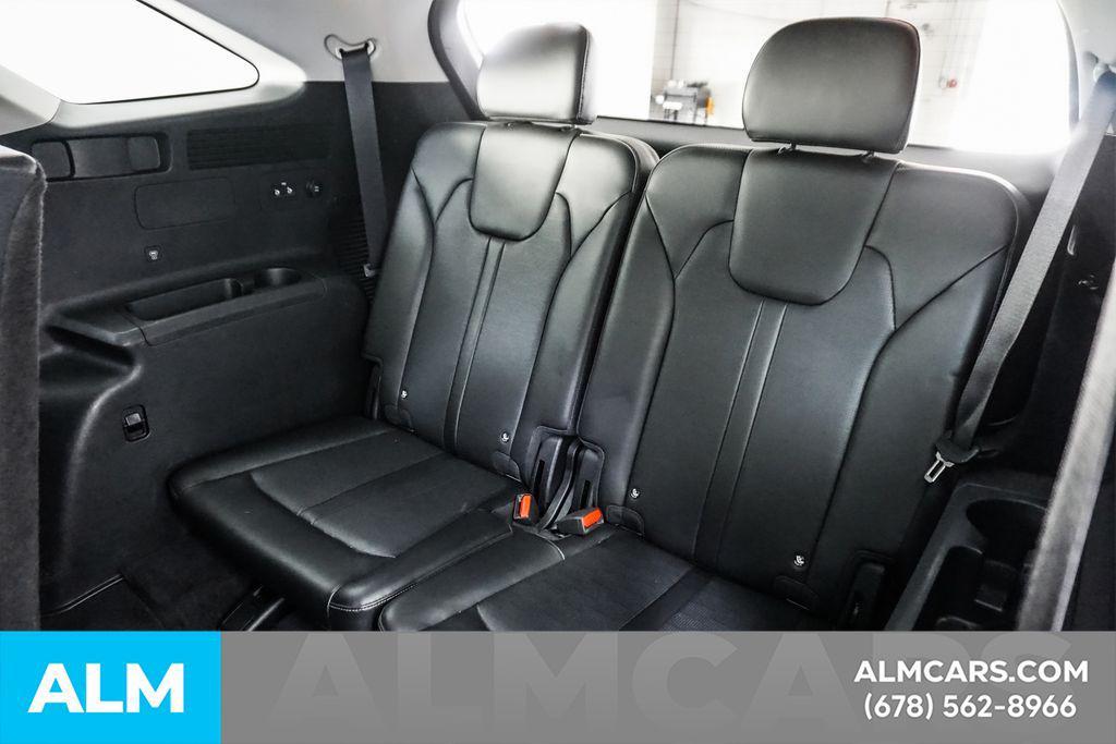 used 2024 Kia Sorento car, priced at $22,420