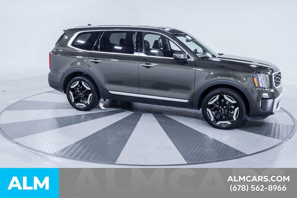 used 2025 Kia Telluride car, priced at $32,920