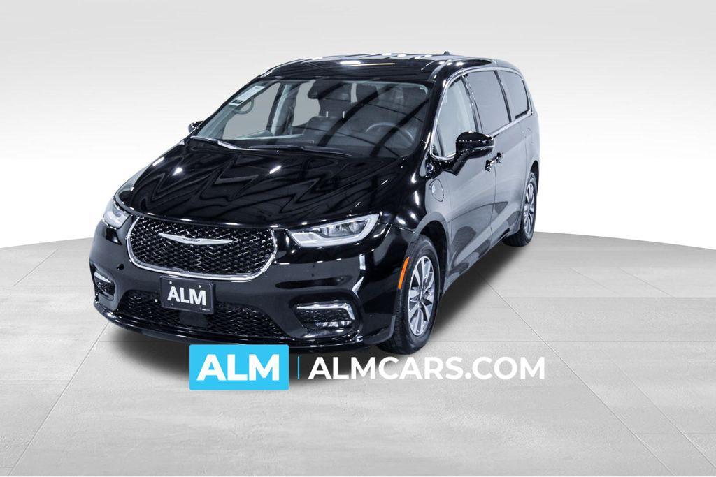 used 2024 Chrysler Pacifica Hybrid car, priced at $25,920