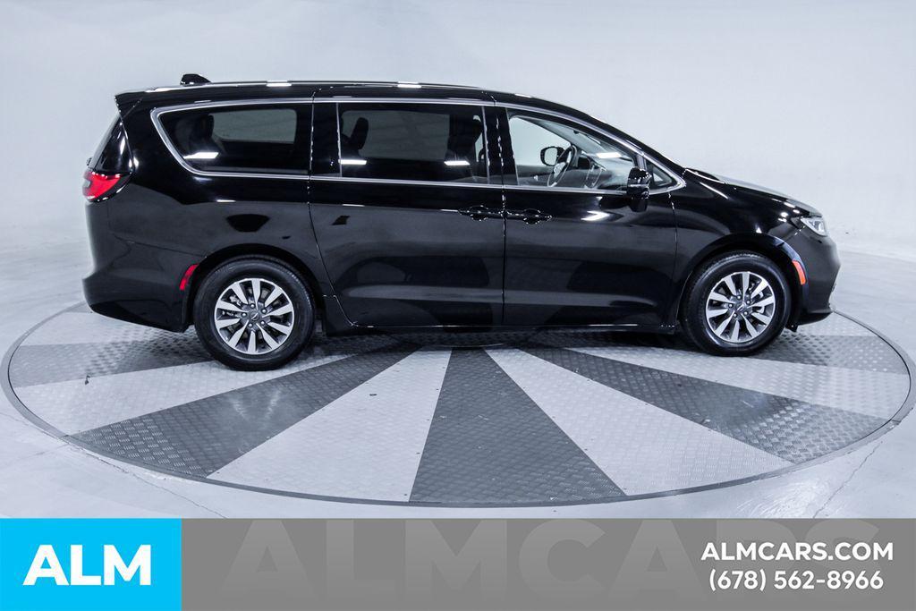 used 2024 Chrysler Pacifica Hybrid car, priced at $25,920