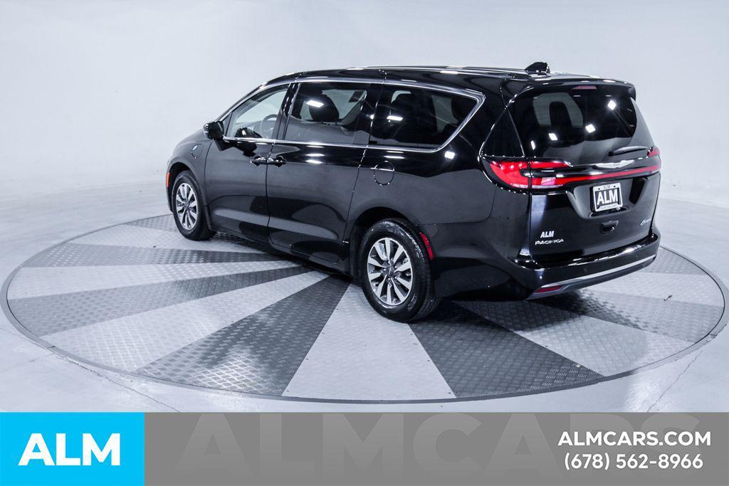 used 2024 Chrysler Pacifica Hybrid car, priced at $25,920
