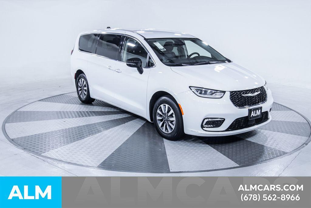 used 2024 Chrysler Pacifica Hybrid car, priced at $25,420