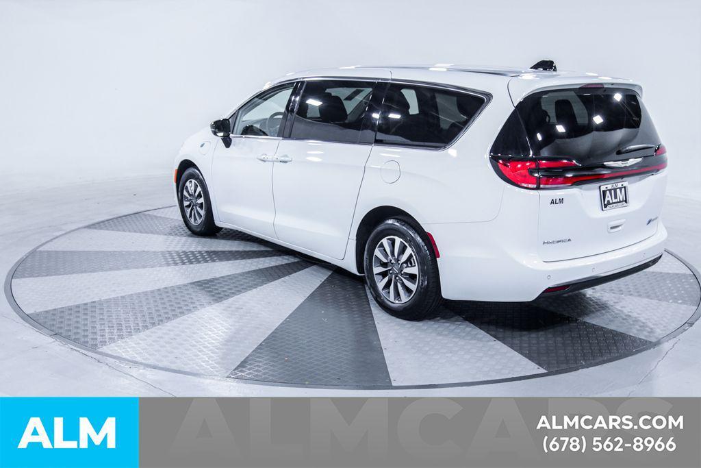 used 2024 Chrysler Pacifica Hybrid car, priced at $25,420
