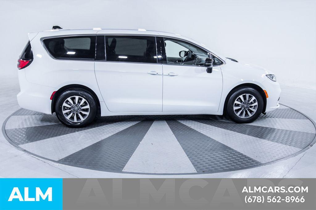 used 2024 Chrysler Pacifica Hybrid car, priced at $25,420