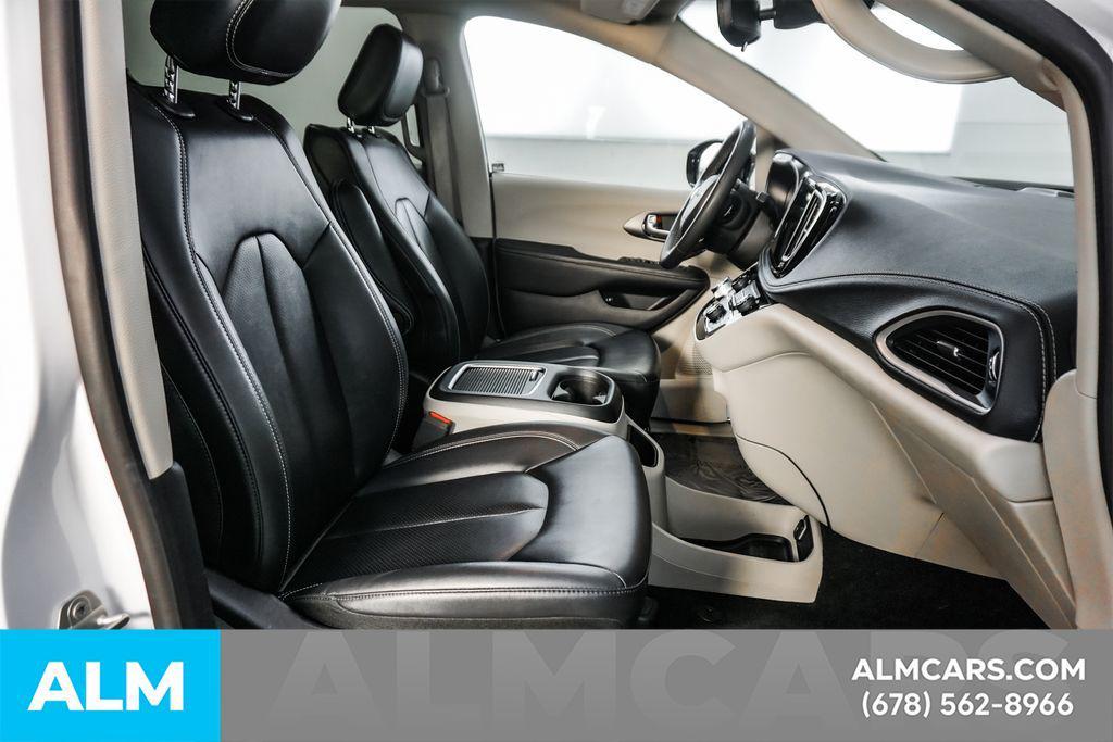 used 2024 Chrysler Pacifica Hybrid car, priced at $26,664