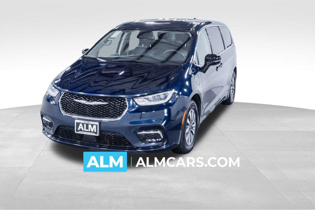 used 2024 Chrysler Pacifica Hybrid car, priced at $28,920