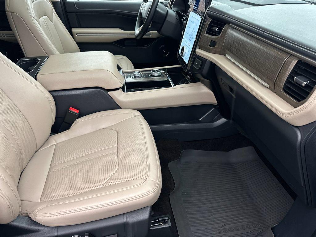 used 2022 Ford Expedition car