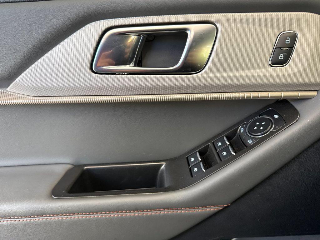 new 2025 Ford Explorer car, priced at $46,525