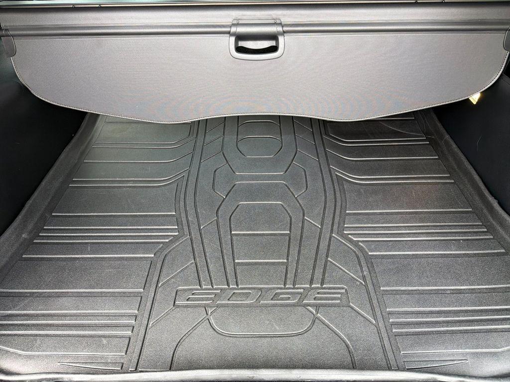 used 2022 Ford Edge car