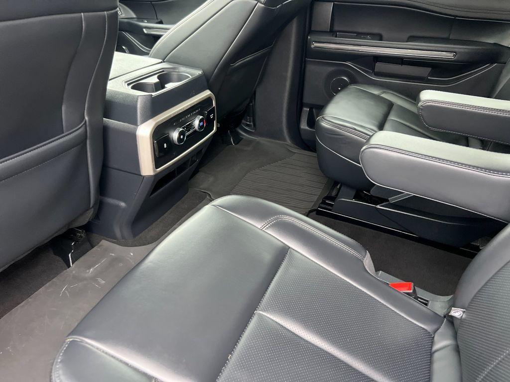 used 2024 Ford Expedition car