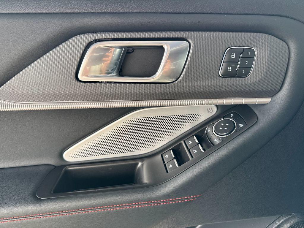 new 2025 Ford Explorer car, priced at $60,398