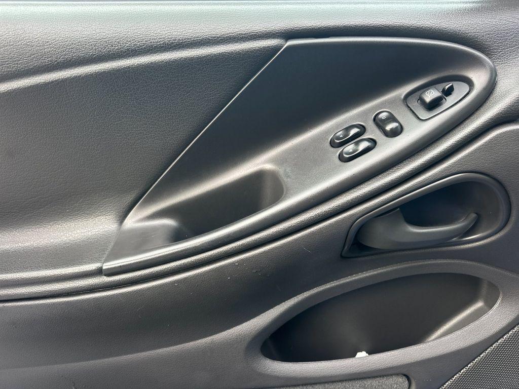 used 2004 Ford Mustang car