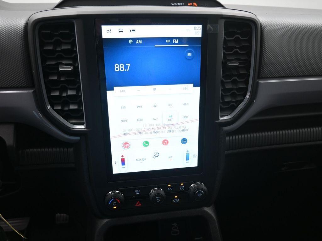 new 2025 Ford Ranger car, priced at $32,989