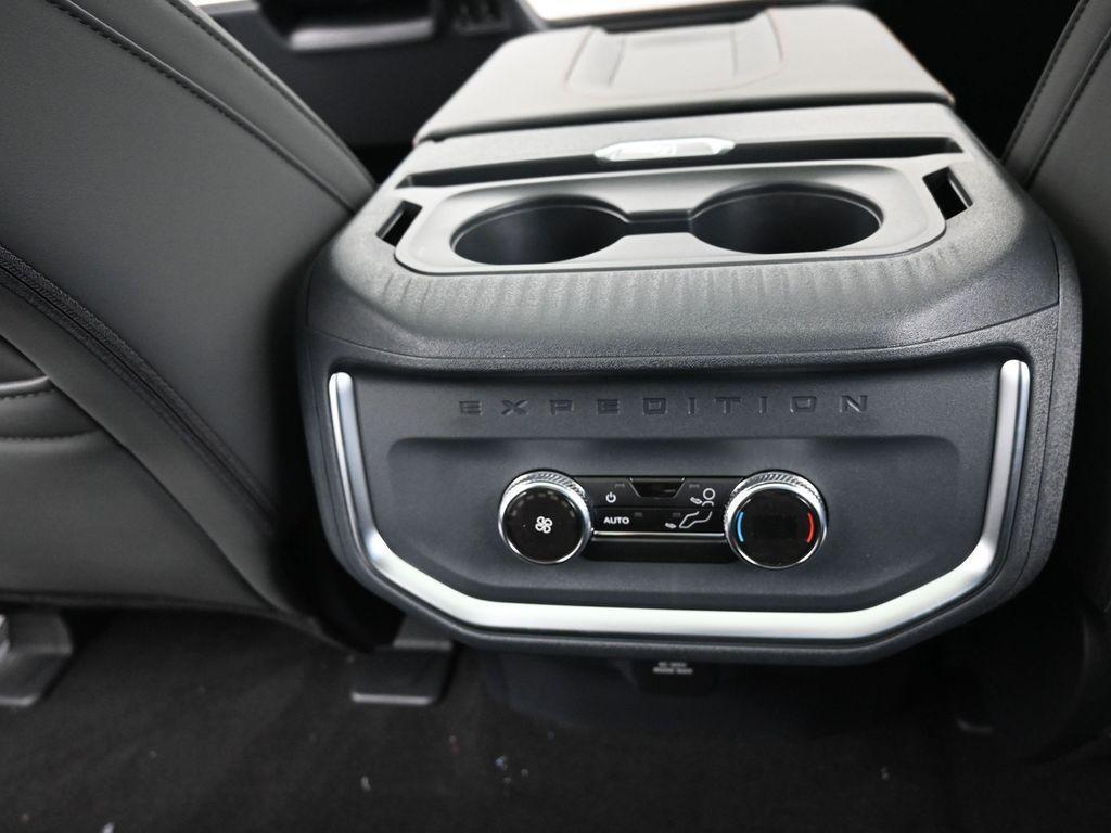 new 2025 Ford Expedition car, priced at $61,717