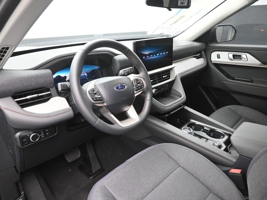 new 2025 Ford Explorer car, priced at $33,221