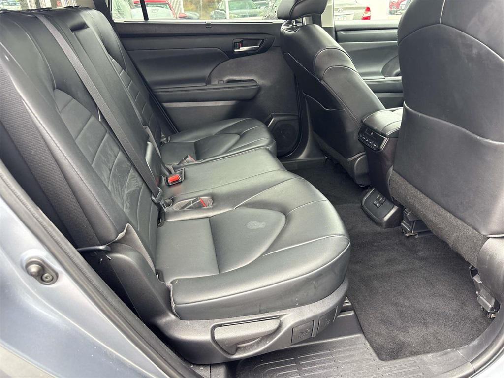 used 2022 Toyota Highlander car, priced at $36,995