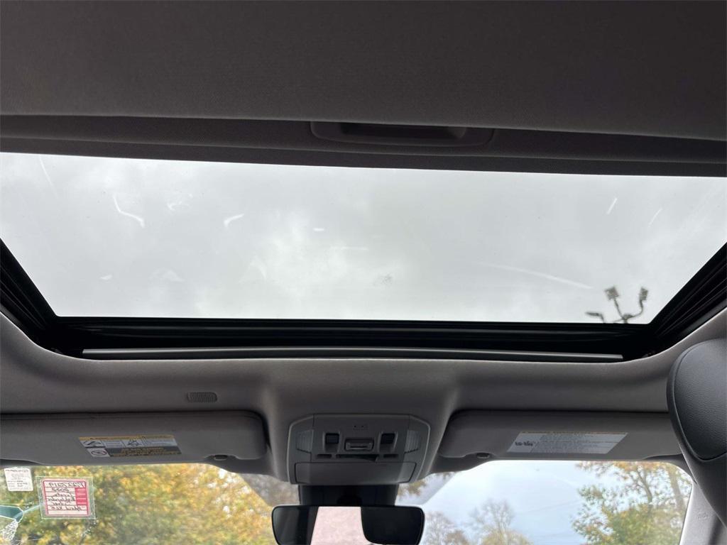 used 2022 Toyota Highlander car, priced at $36,995