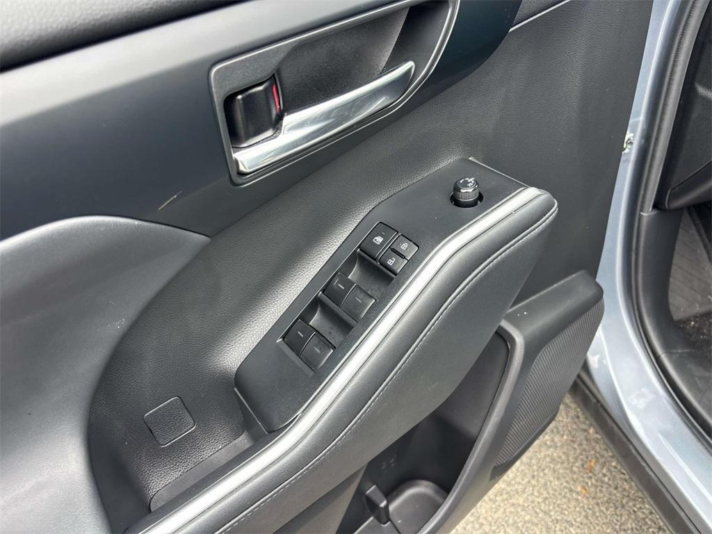 used 2022 Toyota Highlander car, priced at $36,995