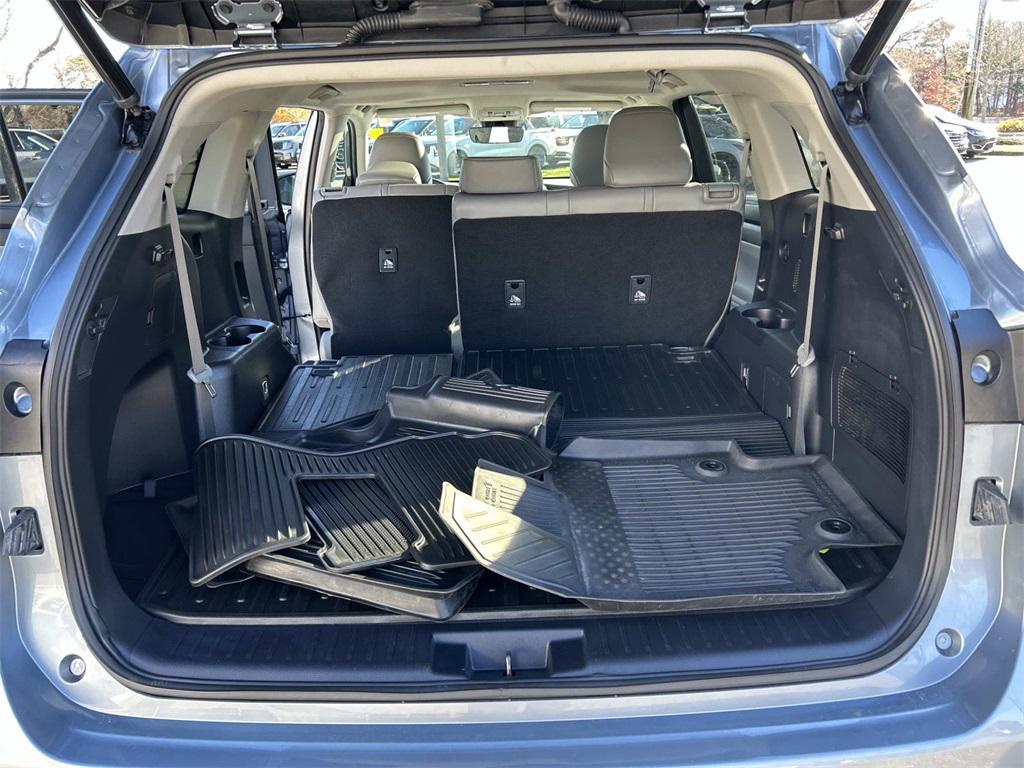 used 2023 Toyota Highlander car, priced at $36,595