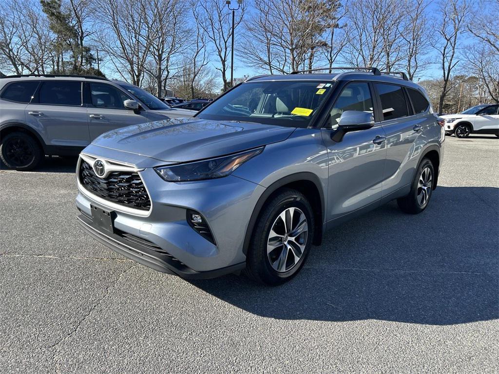 used 2023 Toyota Highlander car, priced at $36,595