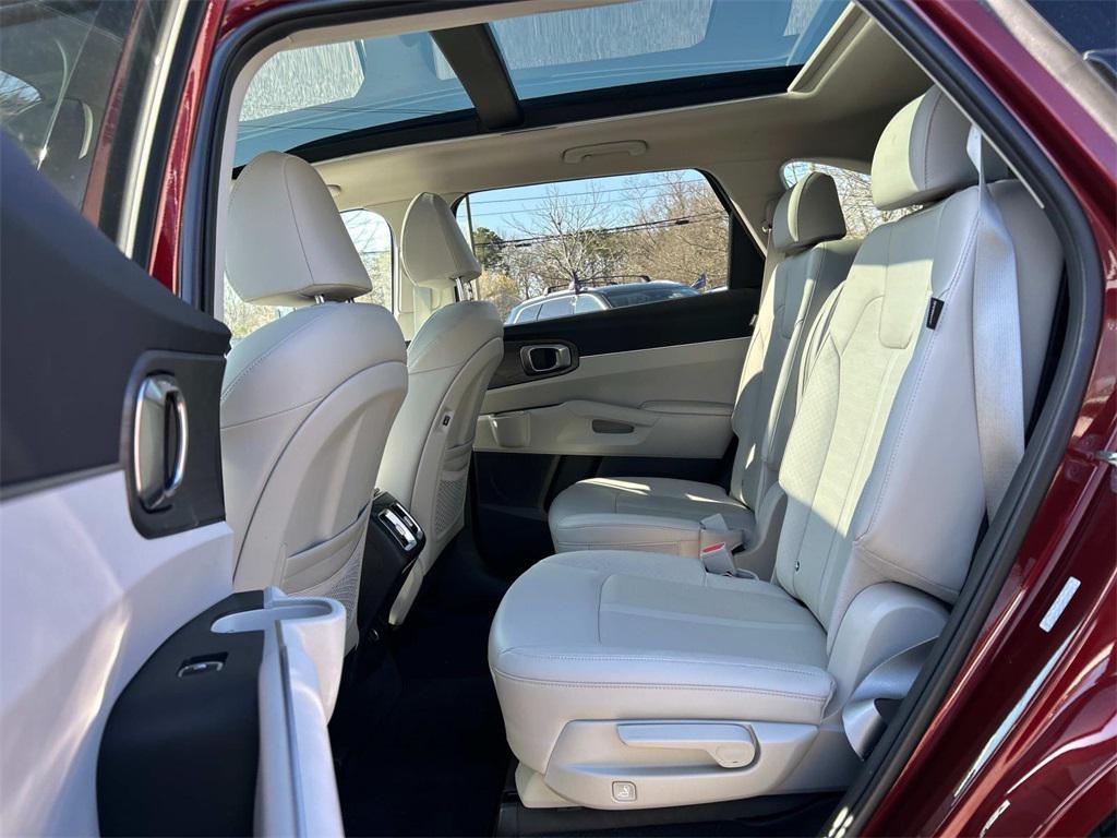 used 2024 Kia Sorento car, priced at $38,995