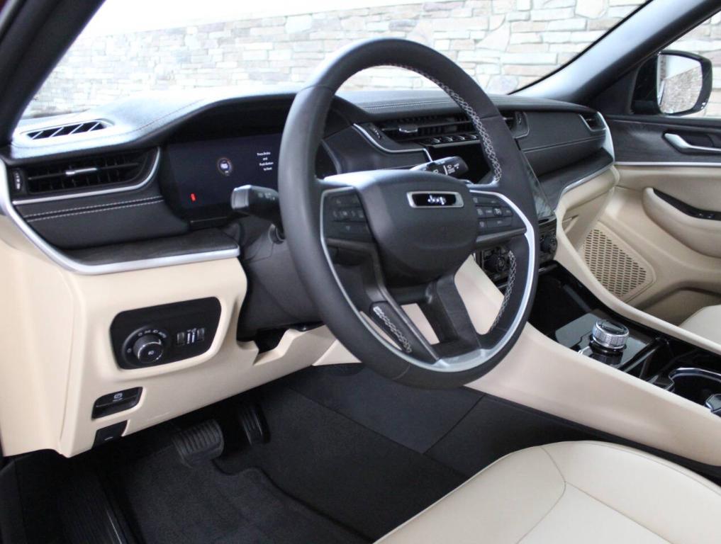 used 2023 Jeep Grand Cherokee car, priced at $36,900