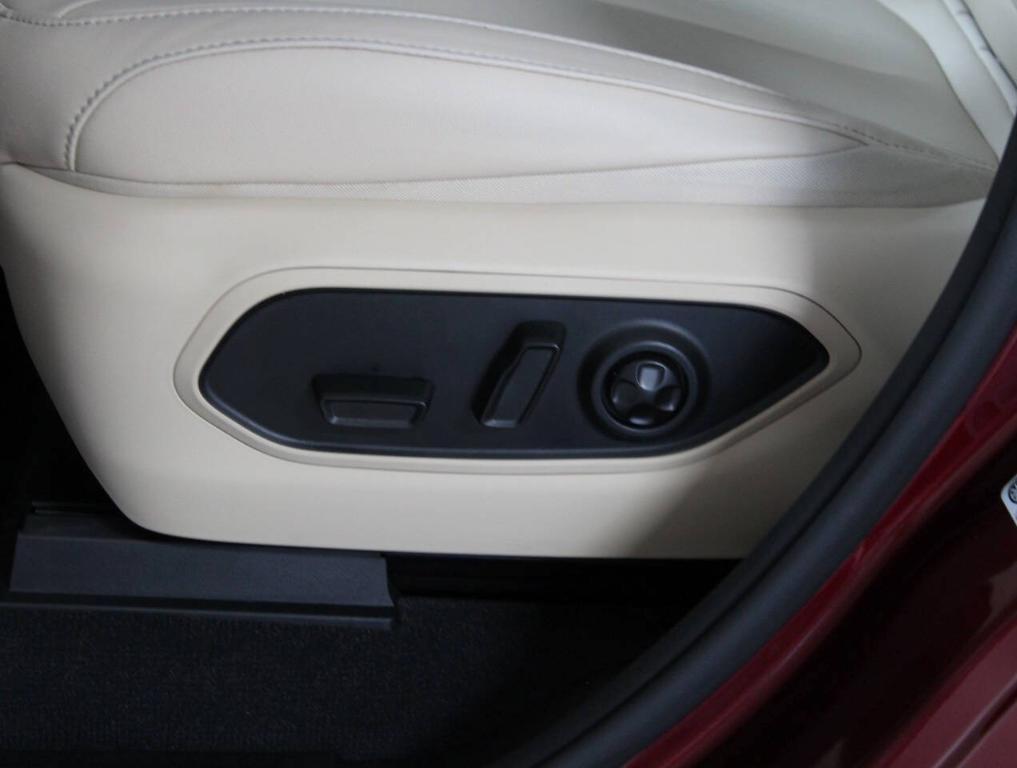 used 2023 Jeep Grand Cherokee car, priced at $36,900