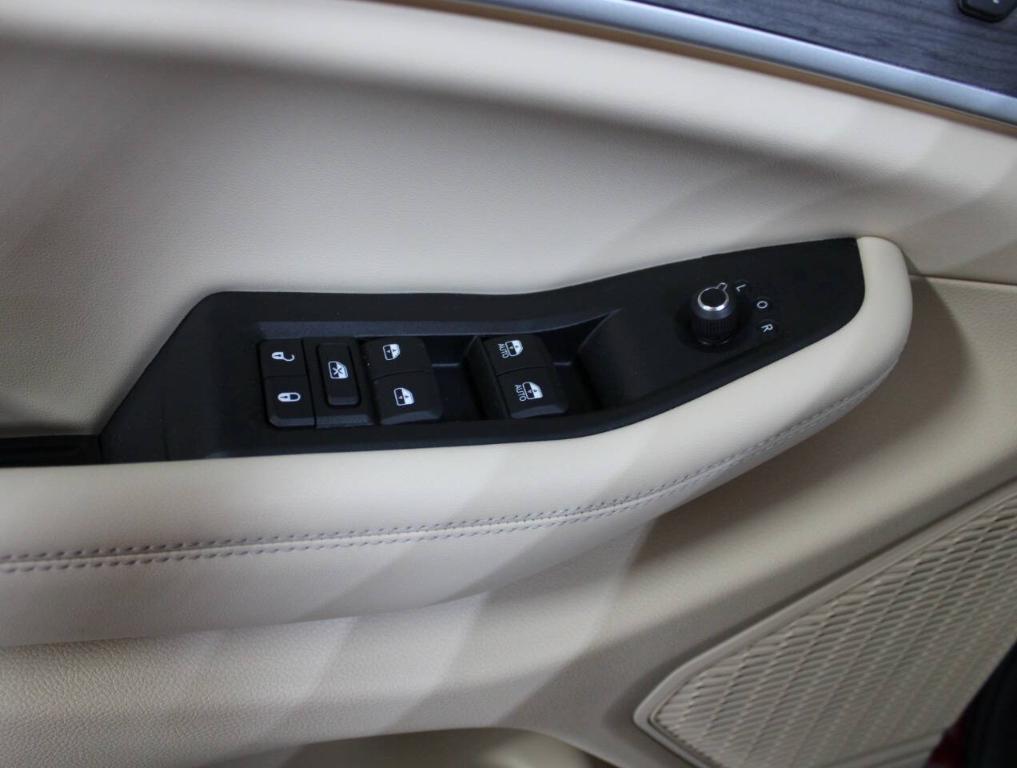 used 2023 Jeep Grand Cherokee car, priced at $36,900