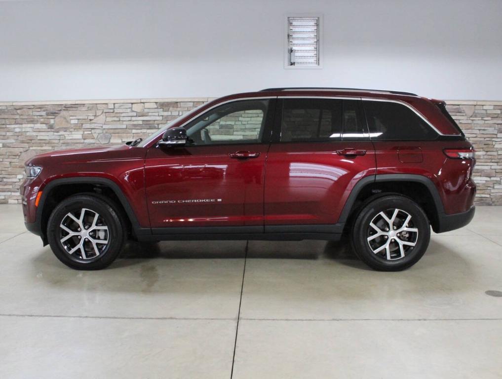 used 2023 Jeep Grand Cherokee car, priced at $36,900