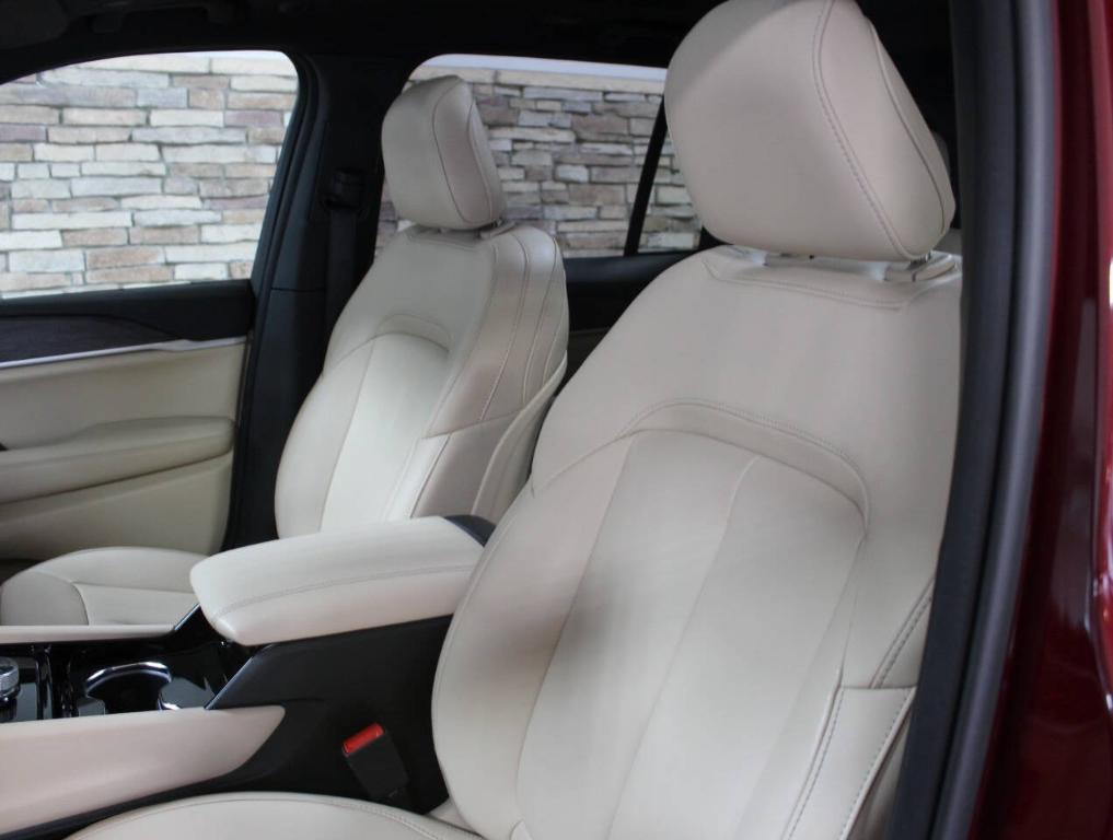 used 2023 Jeep Grand Cherokee car, priced at $36,900