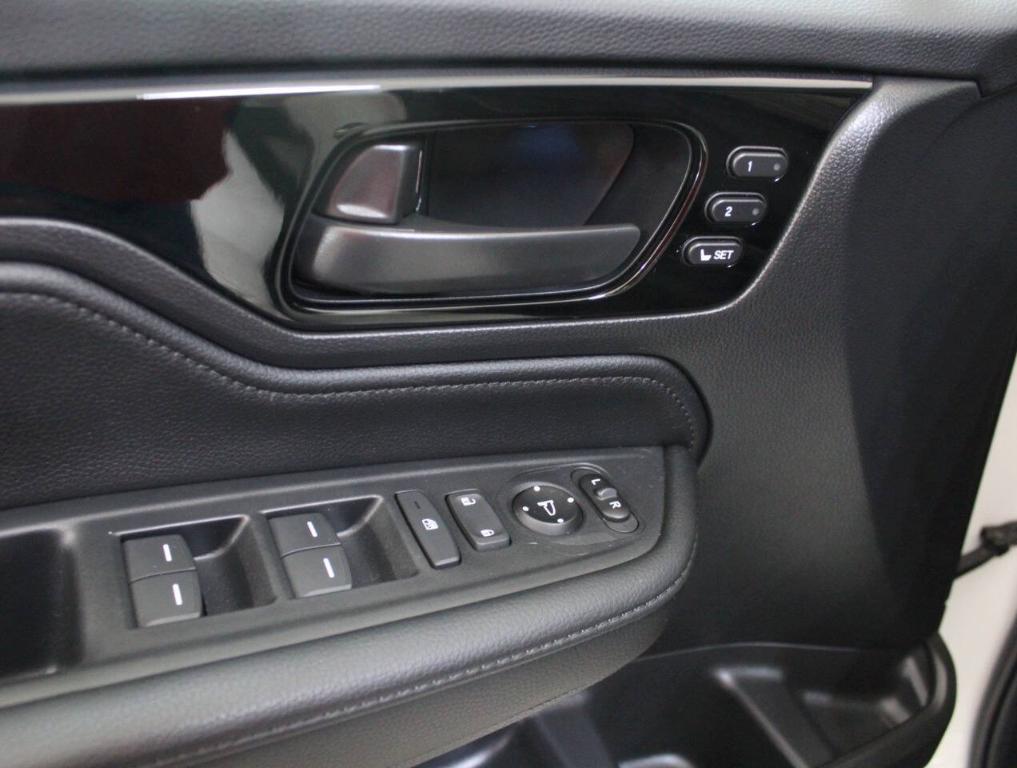 used 2025 Honda Odyssey car, priced at $43,900