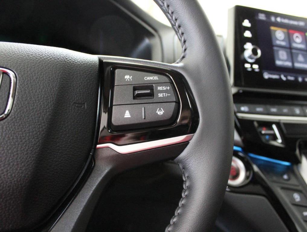 used 2025 Honda Odyssey car, priced at $43,900