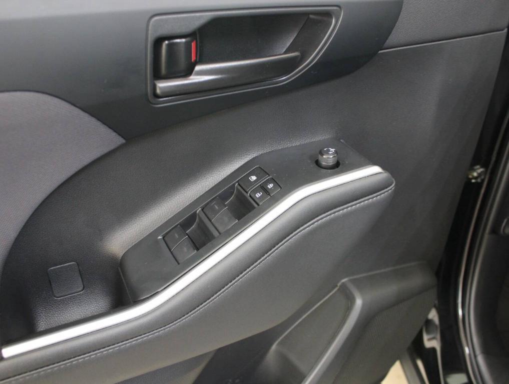 used 2022 Toyota Highlander car, priced at $36,900
