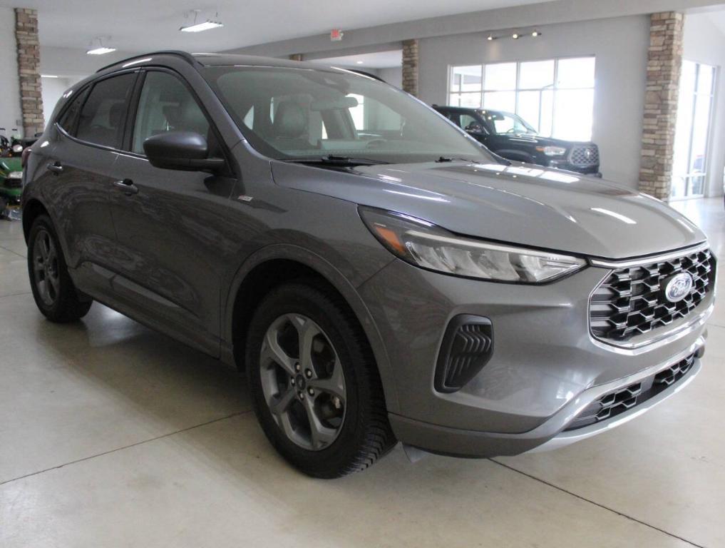 used 2023 Ford Escape car, priced at $26,900