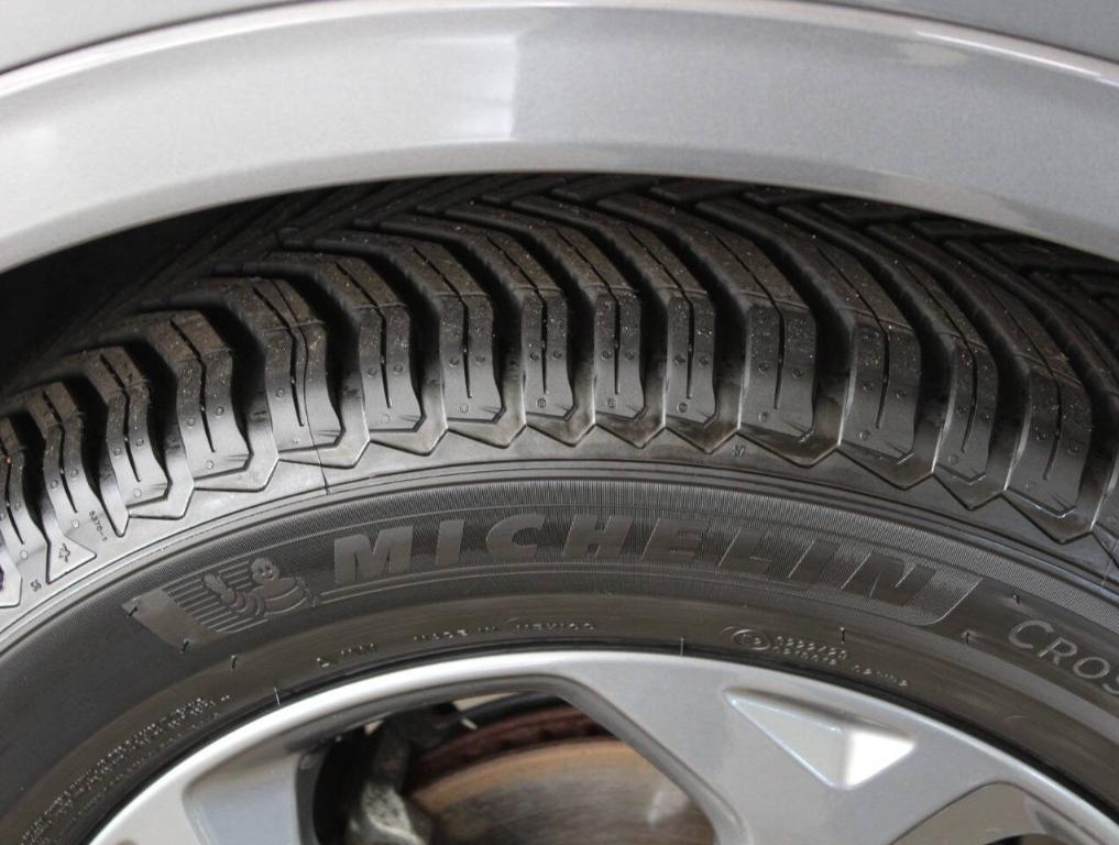 used 2023 Ford Escape car, priced at $26,900