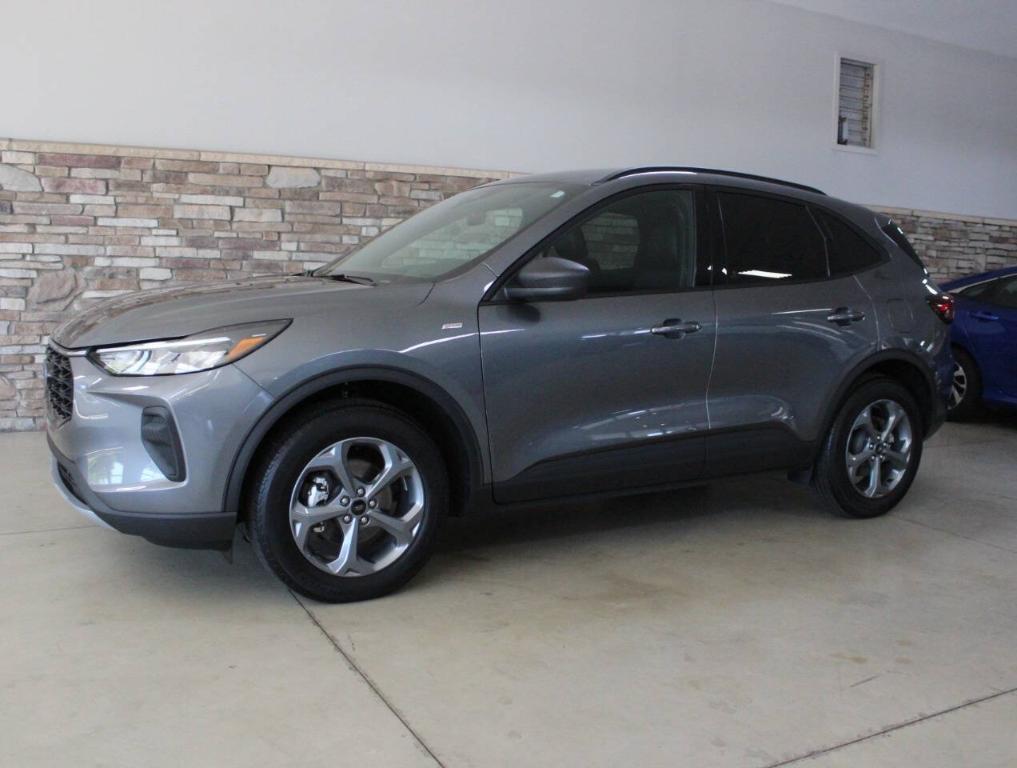 used 2025 Ford Escape car, priced at $28,900