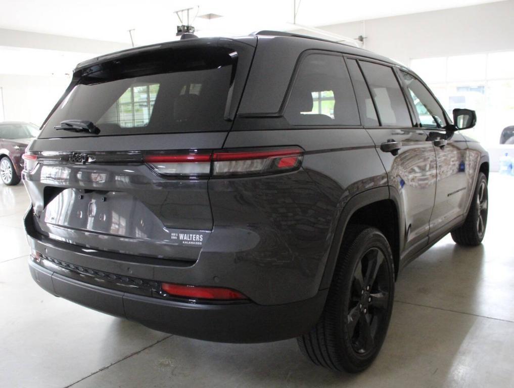 used 2023 Jeep Grand Cherokee car, priced at $33,900