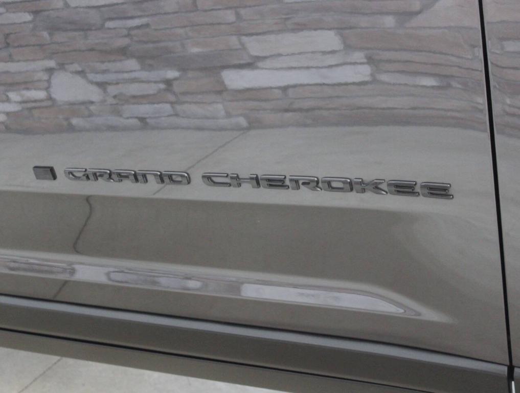 used 2023 Jeep Grand Cherokee car, priced at $33,900