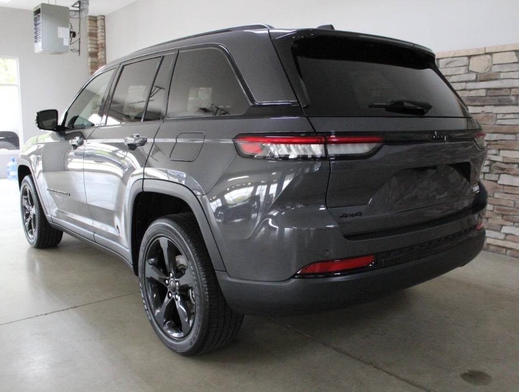 used 2023 Jeep Grand Cherokee car, priced at $33,900